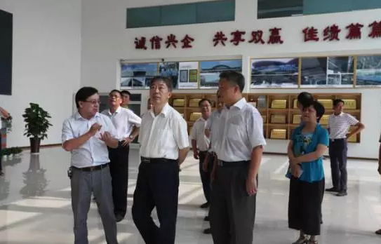 湖北省政协领导莅临美亚达集团检查指导工作(图3) 湖北省政协领导莅临美亚达集团检查指导工作(图3)