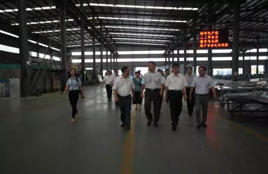 湖北省政协领导莅临美亚达集团检查指导工作(图6) 湖北省政协领导莅临美亚达集团检查指导工作(图6)