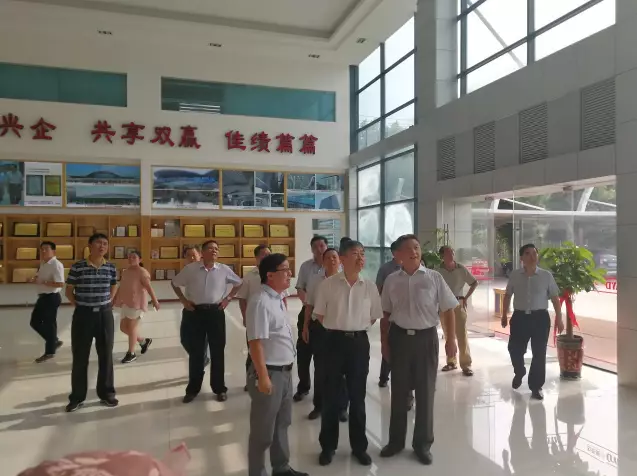 湖北省政协领导莅临美亚达集团检查指导工作(图4) 湖北省政协领导莅临美亚达集团检查指导工作(图4)